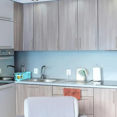 Apartamento Mieszkanie Redłowo Dla 2-4 Osób - Ii Piętro, Garaż Podziemny, Darmowy Parking Przed Budynkiem, Winda, Ochrona, Blisko Kolejka I Autobus *